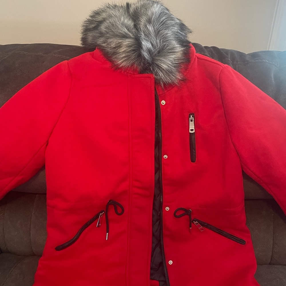 NWT. Kenguru Cove jacket.